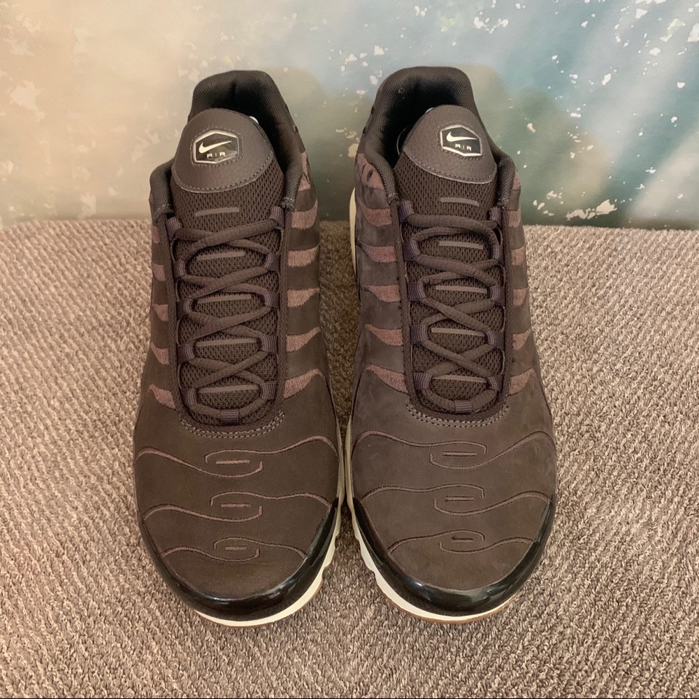 NEW Nike Air Max Plus EF Velvet Brown Sail Sneaker - Picture 2 of 9